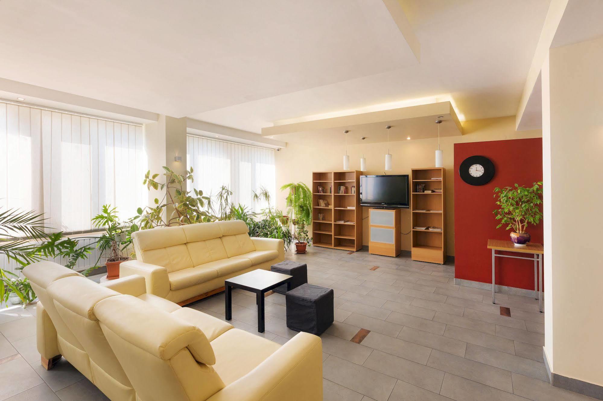 Dom Turystyczny Indigo Hostel Krakau Buitenkant foto