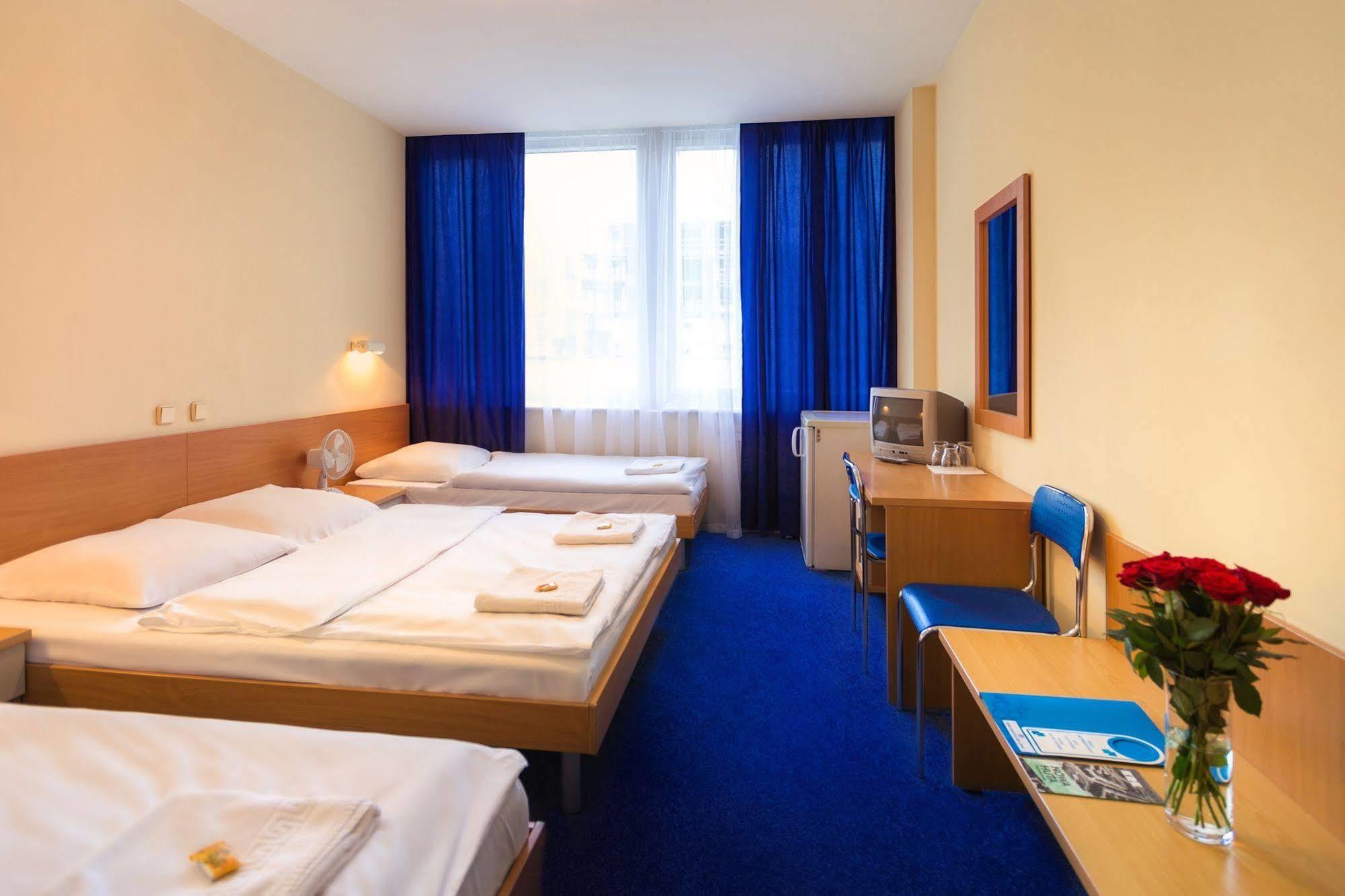 Dom Turystyczny Indigo Hostel Krakau Buitenkant foto