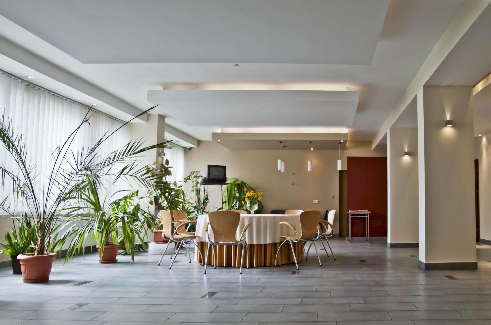 Dom Turystyczny Indigo Hostel Krakau Buitenkant foto
